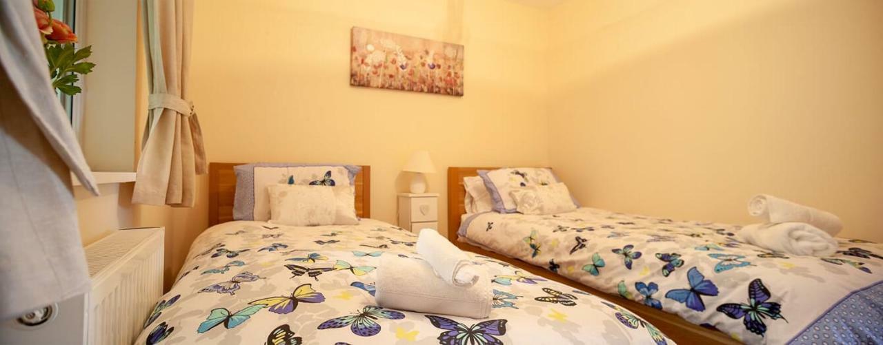 Garden Apartment, 1 Pilots Point Totland  Экстерьер фото