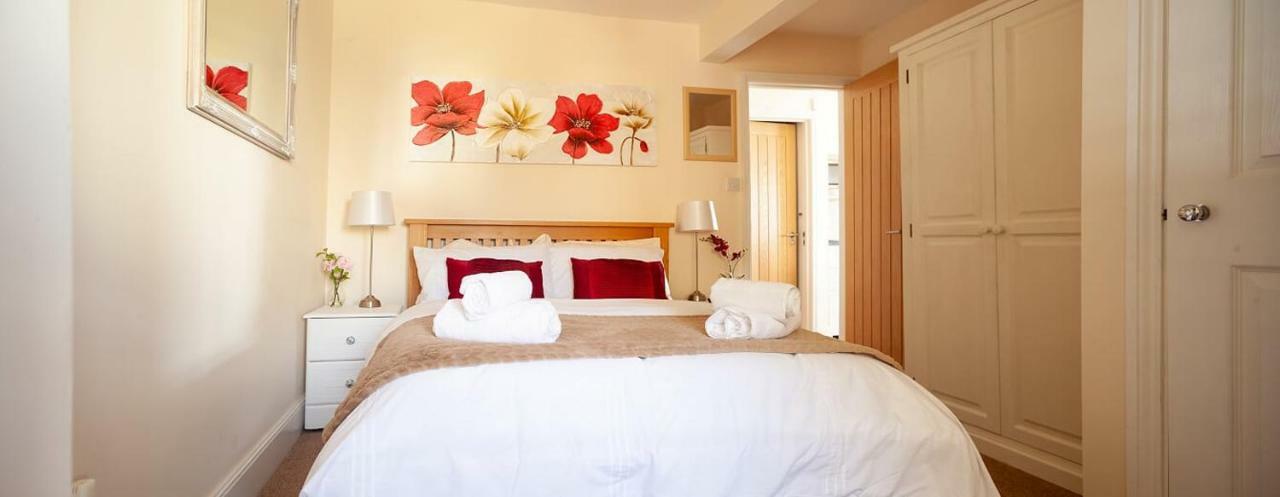 Garden Apartment, 1 Pilots Point Totland  Экстерьер фото